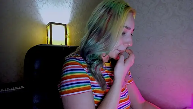 Snapshot of coraline_meow chatting on 01-29-25, 04:41 coraline meow online show from 01-29-25, 04:41