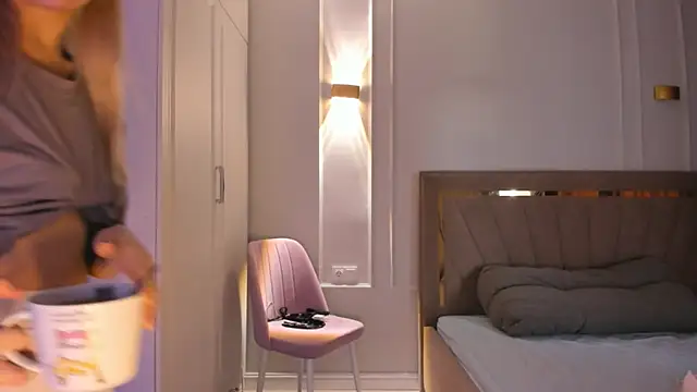 heemia online show from 04-18-26, 02:04