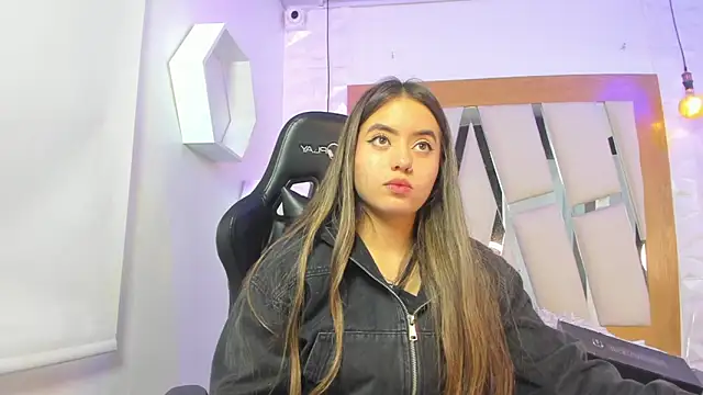 ary cooper  online show from 10-25-25, 02:02