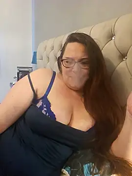 Snapshot of Sexy_Binxy chatting on 05-05-26, 12:57 Sexy Binxy online show from 05-05-26, 12:57