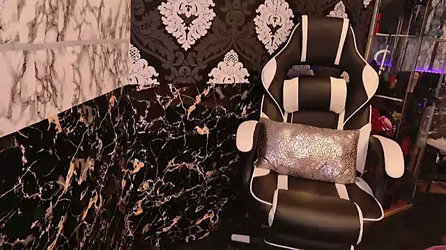 Luiza Hammer online show from 02-14-25, 03:05