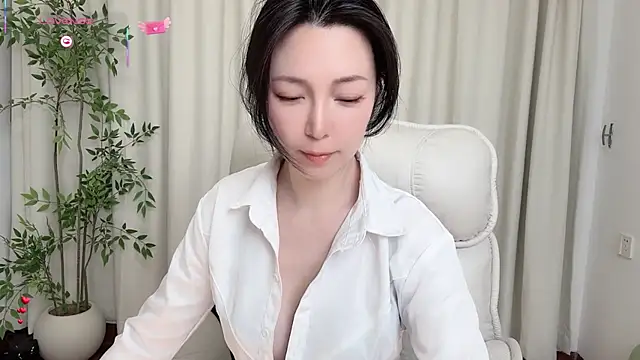 Ada-xixi online show from 04-25-26, 11:46