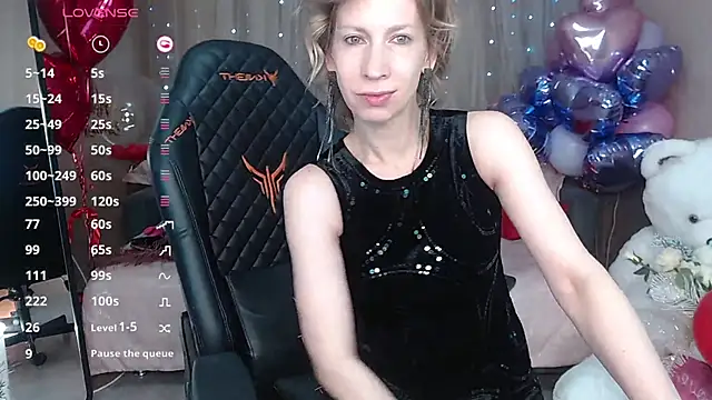 Snapshot of AdrianaSea chatting on 03-06-25, 04:19 AdrianaSea online show from 03-06-25, 04:19