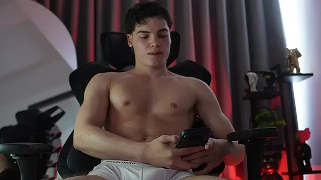 Max cortes1 online show from 03-19-26, 06:12