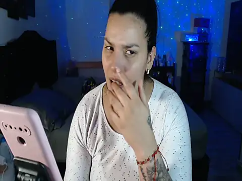 CarolinaRincon online show from 11-10-25, 11:37