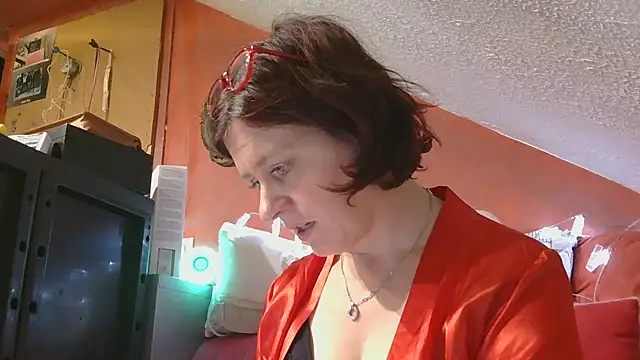 Snapshot of lanax chatting on 11-04-25, 01:21 lanax online show from 11-04-25, 01:21