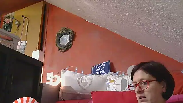 Snapshot of lanax chatting on 12-15-25, 01:26 lanax online show from 12-15-25, 01:26