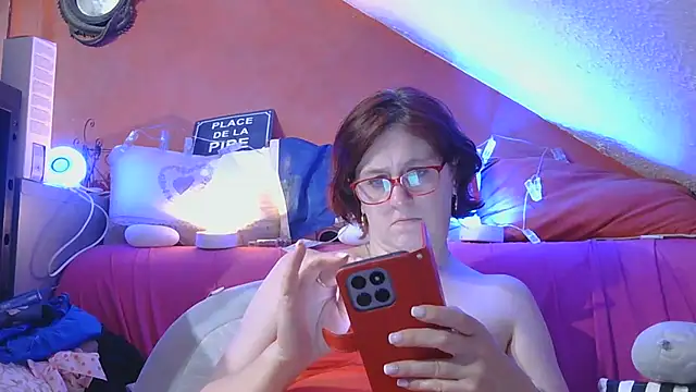 Snapshot of lanax chatting on 06-26-26, 12:09 lanax online show from 06-26-26, 12:09