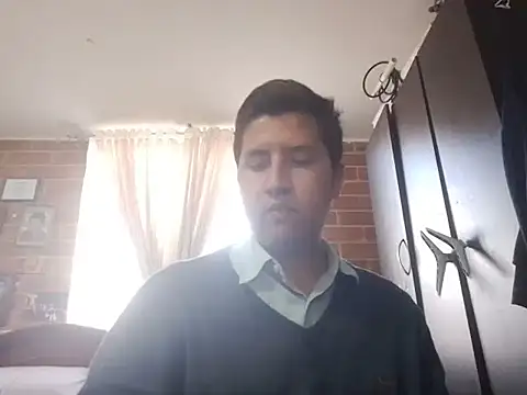 Snapshot of greeneyes999999999999 chatting on 10-15-25, 08:31 greeneyes999999999999 online show from 10-15-25, 08:31