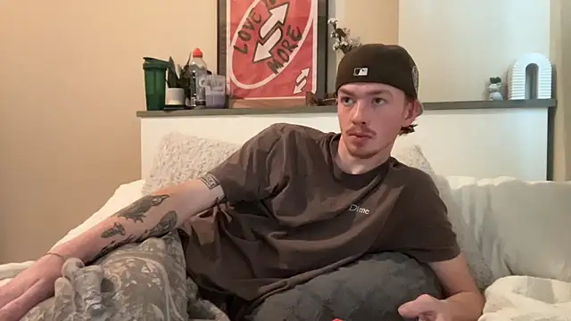 Snapshot of younghungginger chatting on 12-14-24, 06:52 younghungginger online show from 12-14-24, 06:52