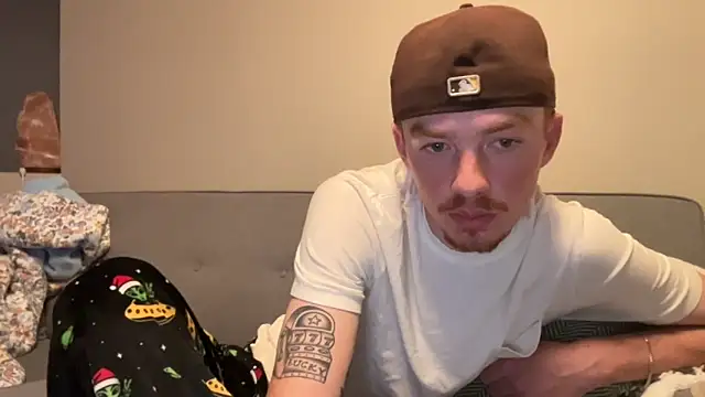 Snapshot of younghungginger chatting on 11-13-25, 12:09 younghungginger online show from 11-13-25, 12:09