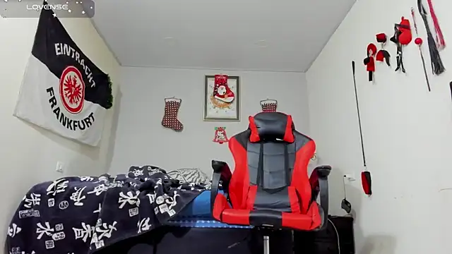 AlejoKhalifa  online show from 12-19-25, 10:55