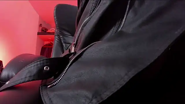 AlejoKhalifa  online show from 05-17-26, 01:03