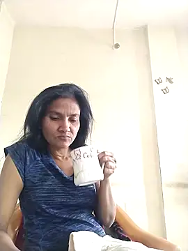 Snapshot of sunita6009 chatting on 04-17-26, 06:27 sunita6009 online show from 04-17-26, 06:27