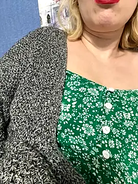 Snapshot of Yourdirtybitch chatting on 09-12-25, 08:20 Yourdirtybitch online show from 09-12-25, 08:20