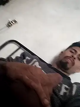 Snapshot of pene_latinoriico chatting on 12-24-24, 04:30 pene latinoriico online show from 12-24-24, 04:30