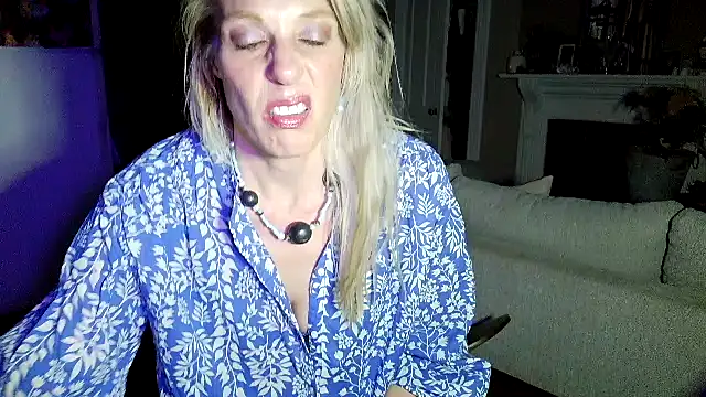 Glamazonx online show from 04-25-26, 02:14