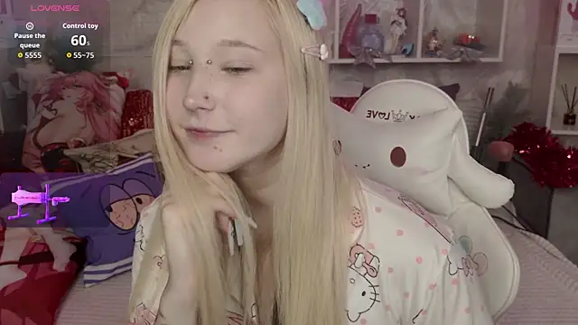 Snapshot of MeowkaKitty chatting on 12-20-25, 01:45 MeowkaKitty online show from 12-20-25, 01:45