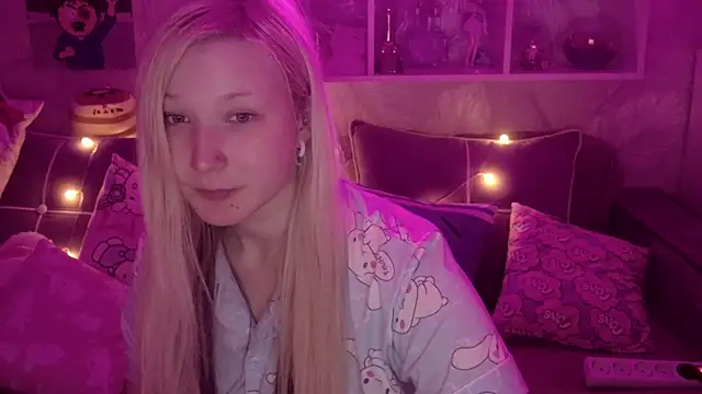 Snapshot of MeowkaKitty chatting on 01-17-26, 01:32 MeowkaKitty online show from 01-17-26, 01:32