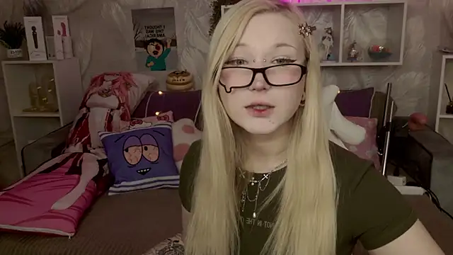 Snapshot of MeowkaKitty chatting on 01-19-26, 01:53 MeowkaKitty online show from 01-19-26, 01:53