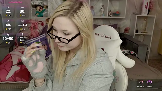 Snapshot of MeowkaKitty chatting on 02-25-26, 02:10 MeowkaKitty online show from 02-25-26, 02:10