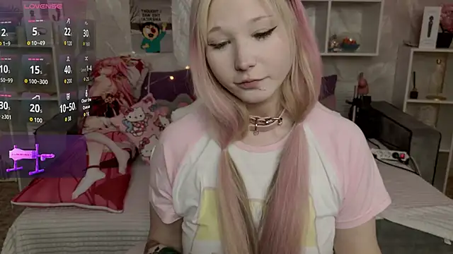 MeowkaKitty online show from 04-21-26, 02:37