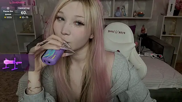 MeowkaKitty online show from 04-22-26, 02:03