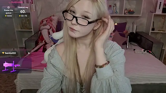 MeowkaKitty online show from 04-28-26, 02:27