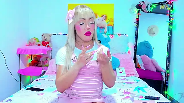 Candy Candy   online show from 11-30-25, 05:11