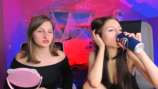 EllaHorton online show from 10-26-25, 12:44