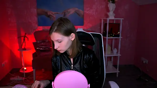 EllaHorton online show from 04-21-26, 04:56