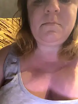 Snapshot of jusichka chatting on 03-02-25, 10:45 jusichka online show from 03-02-25, 10:45