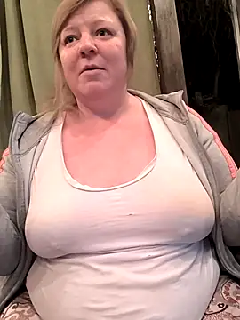 Snapshot of jusichka chatting on 11-07-25, 06:19 jusichka online show from 11-07-25, 06:19