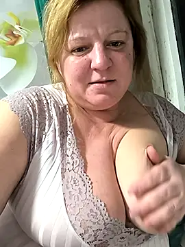 Snapshot of jusichka chatting on 11-21-25, 07:45 jusichka online show from 11-21-25, 07:45