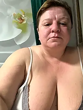 Snapshot of jusichka chatting on 11-24-25, 06:40 jusichka online show from 11-24-25, 06:40