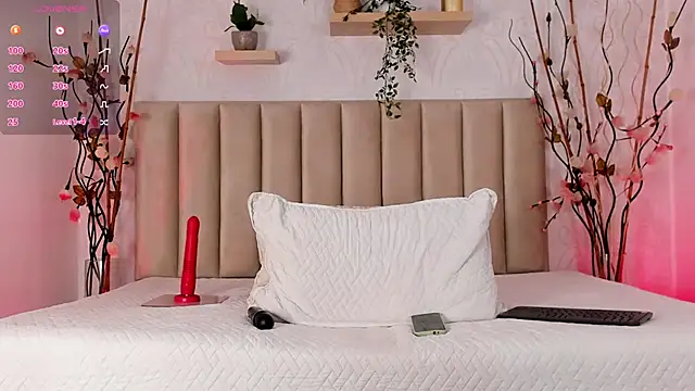 Snapshot of ivone_adams chatting on 09-19-25, 04:03 ivone adams online show from 09-19-25, 04:03