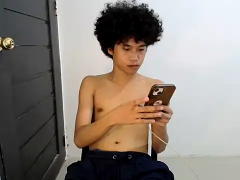 Asiantwink21 online show from 04-12-26, 01:49