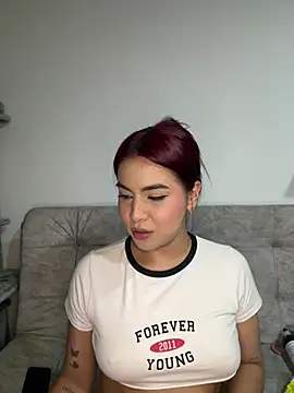 Snapshot of Zarah_Blare chatting on 02-04-25, 02:49 Zarah Blare online show from 02-04-25, 02:49