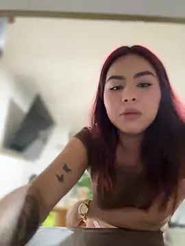 Snapshot of Zarah_Blare chatting on 02-19-25, 03:50 Zarah Blare online show from 02-19-25, 03:50