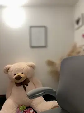 Snapshot of Zarah_Blare chatting on 09-16-25, 12:00 Zarah Blare online show from 09-16-25, 12:00