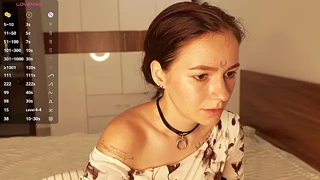 Snapshot of girl_with_snaketatto0 chatting on 06-05-26, 02:07 girl with snaketatto0 online show from 06-05-26, 02:07