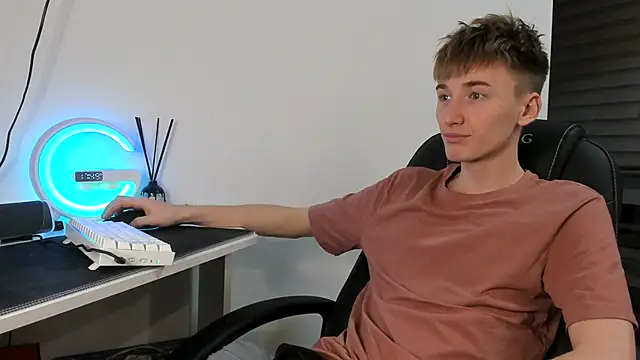 Snapshot of vibemygirl chatting on 12-04-24, 02:48 vibemygirl online show from 12-04-24, 02:48