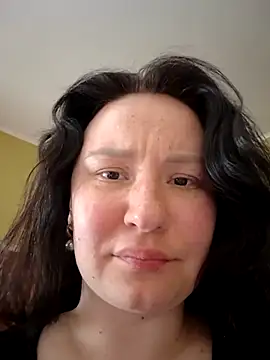 Snapshot of AlexaLexie chatting on 05-02-26, 11:15 AlexaLexie online show from 05-02-26, 11:15