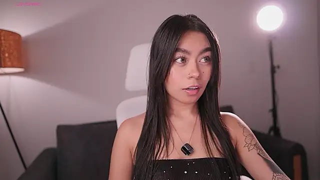 GigiLee  online show from 04-23-26, 03:19