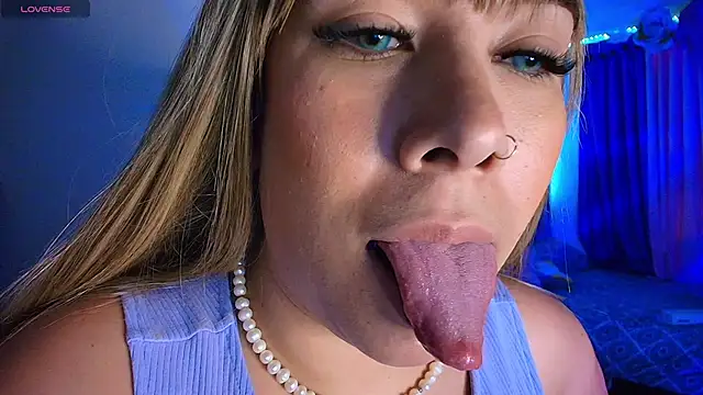 leahtemptation3 online show from 03-15-25, 08:37