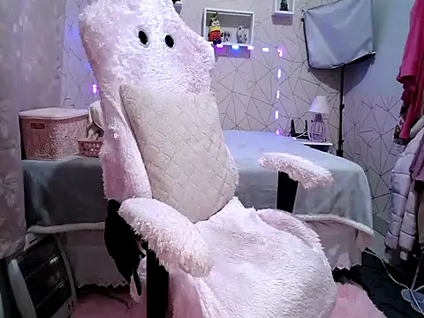 Irresistible24 online show from 10-17-25, 04:09