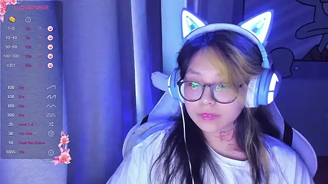 Snapshot of maydaykimmy chatting on 02-08-25, 05:40 maydaykimmy online show from 02-08-25, 05:40