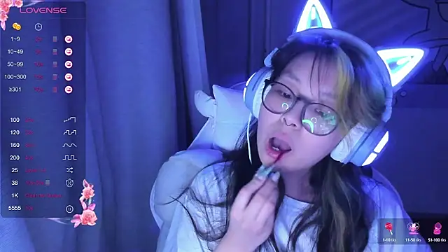 Snapshot of maydaykimmy chatting on 02-08-25, 09:57 maydaykimmy online show from 02-08-25, 09:57