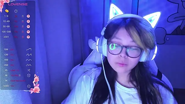 Snapshot of maydaykimmy chatting on 02-12-25, 09:43 maydaykimmy online show from 02-12-25, 09:43