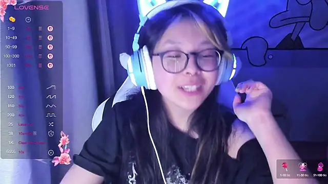 Snapshot of maydaykimmy chatting on 02-26-25, 02:59 maydaykimmy online show from 02-26-25, 02:59